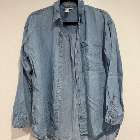 Forever 21 Tops - Forever 21 Light Wash Denim Shirt